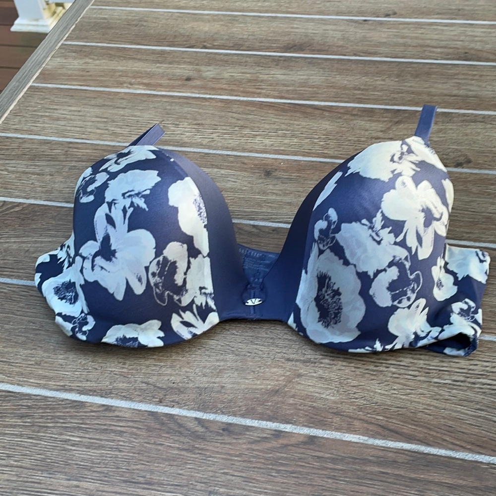 3/$20 Vassarette underwire slightly padded bra 38D